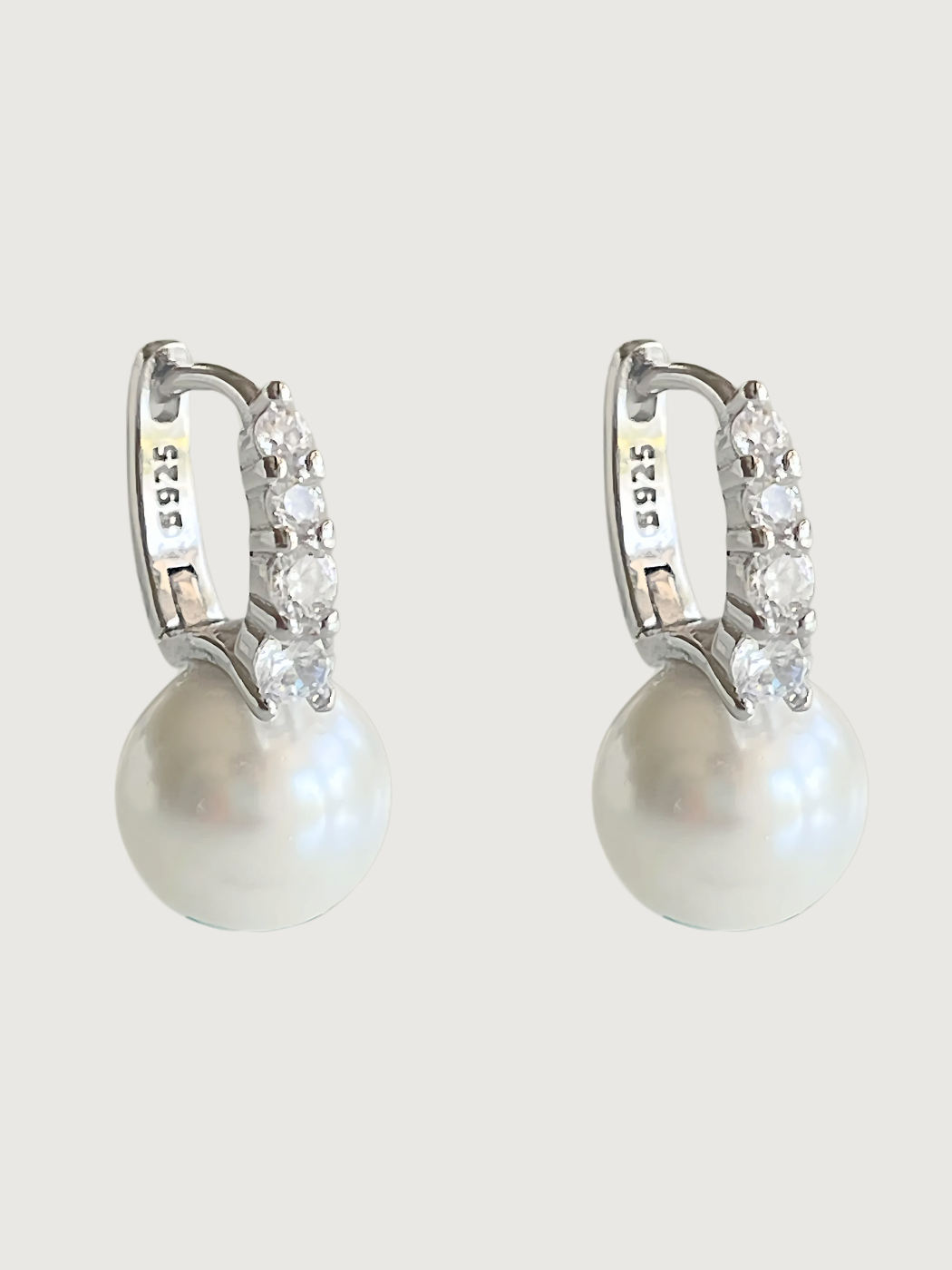 bianca pearl huggie hoop earrings