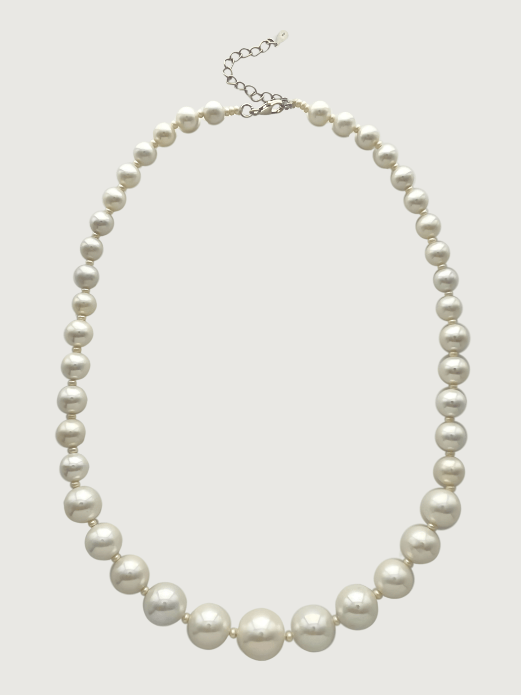 nura graduating pearl necklace