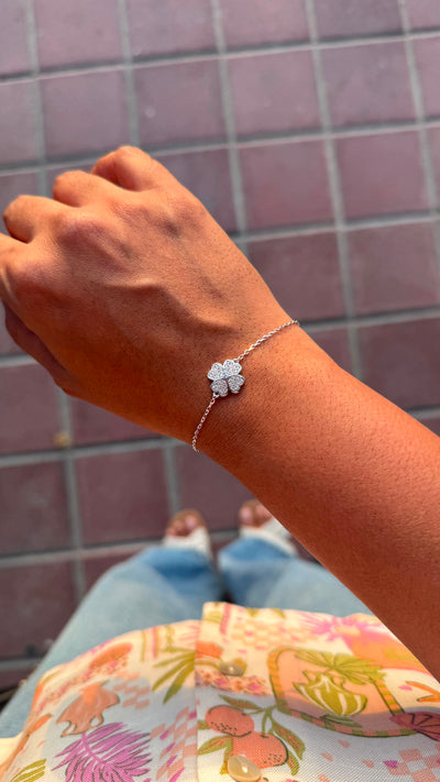 Cara Clover Bracelet 1