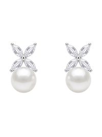 chloe pearl drop earring