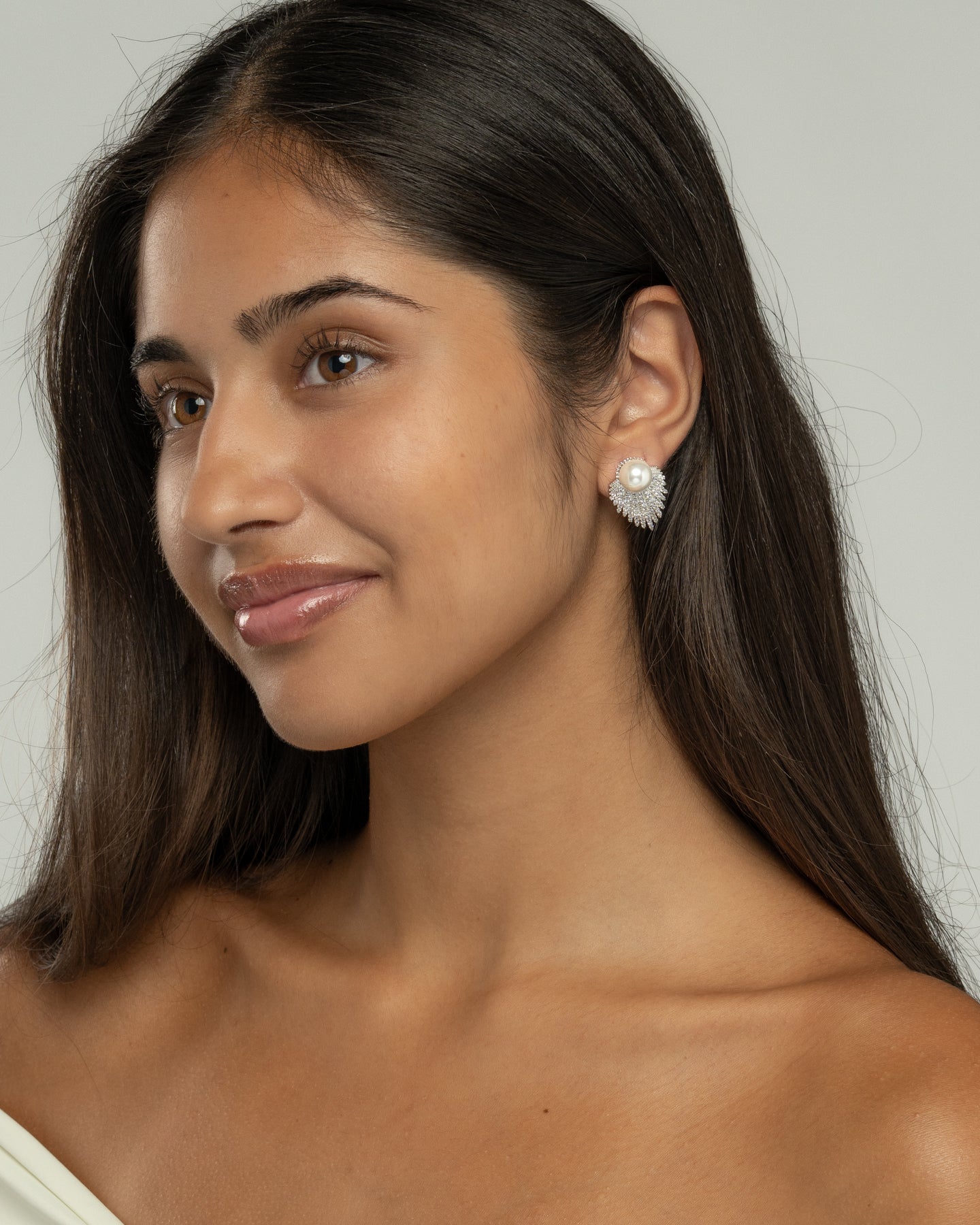 Evelyn Pearl Earrings
