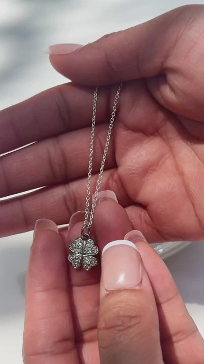Cara Clover Pendant Necklace Set